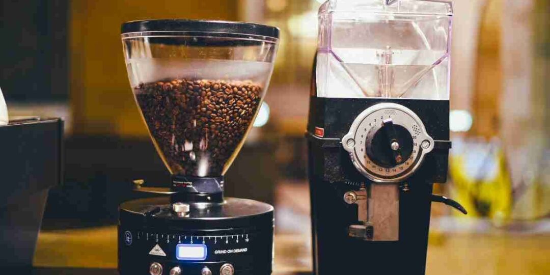 https://www.debbaut.solutions/wp-content/uploads/2020/07/cafe-machine-industrie-CPG-1200x799-1080x540.jpg