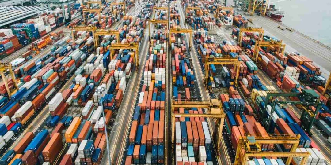 https://www.debbaut.solutions/wp-content/uploads/2020/07/containers-CPG-import-matiere-premiere-alimentaire-1200x800-1080x540.jpg