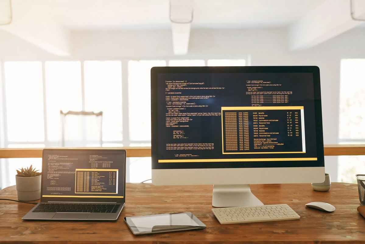 https://www.debbaut.solutions/wp-content/uploads/2020/10/2020_10_software_programming_homeoffice.jpg