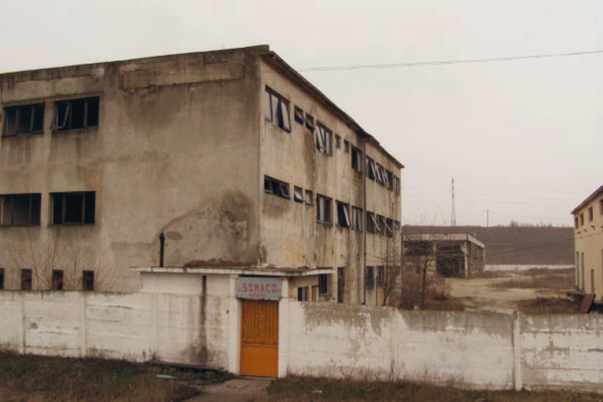 https://www.debbaut.solutions/wp-content/uploads/2023/11/2023_FMCG_brownfield_plant_reconstruction-1.jpg